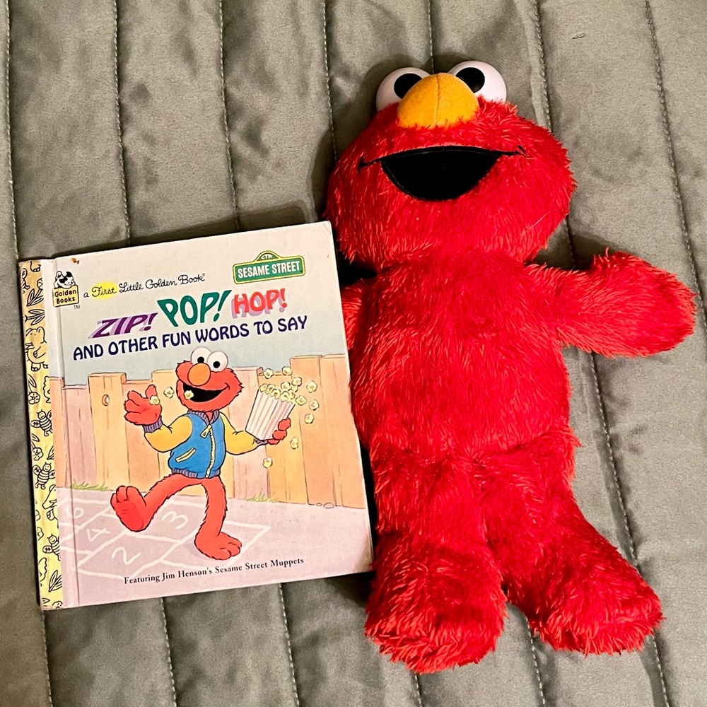 SESAME STREET- ELMO Plush Toy w/ “ZIP! POP! HOP! And Other Fun Words To Say”